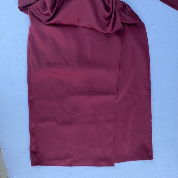 New GUESS Maddie Keyhole Dress - Picture 5 of 6